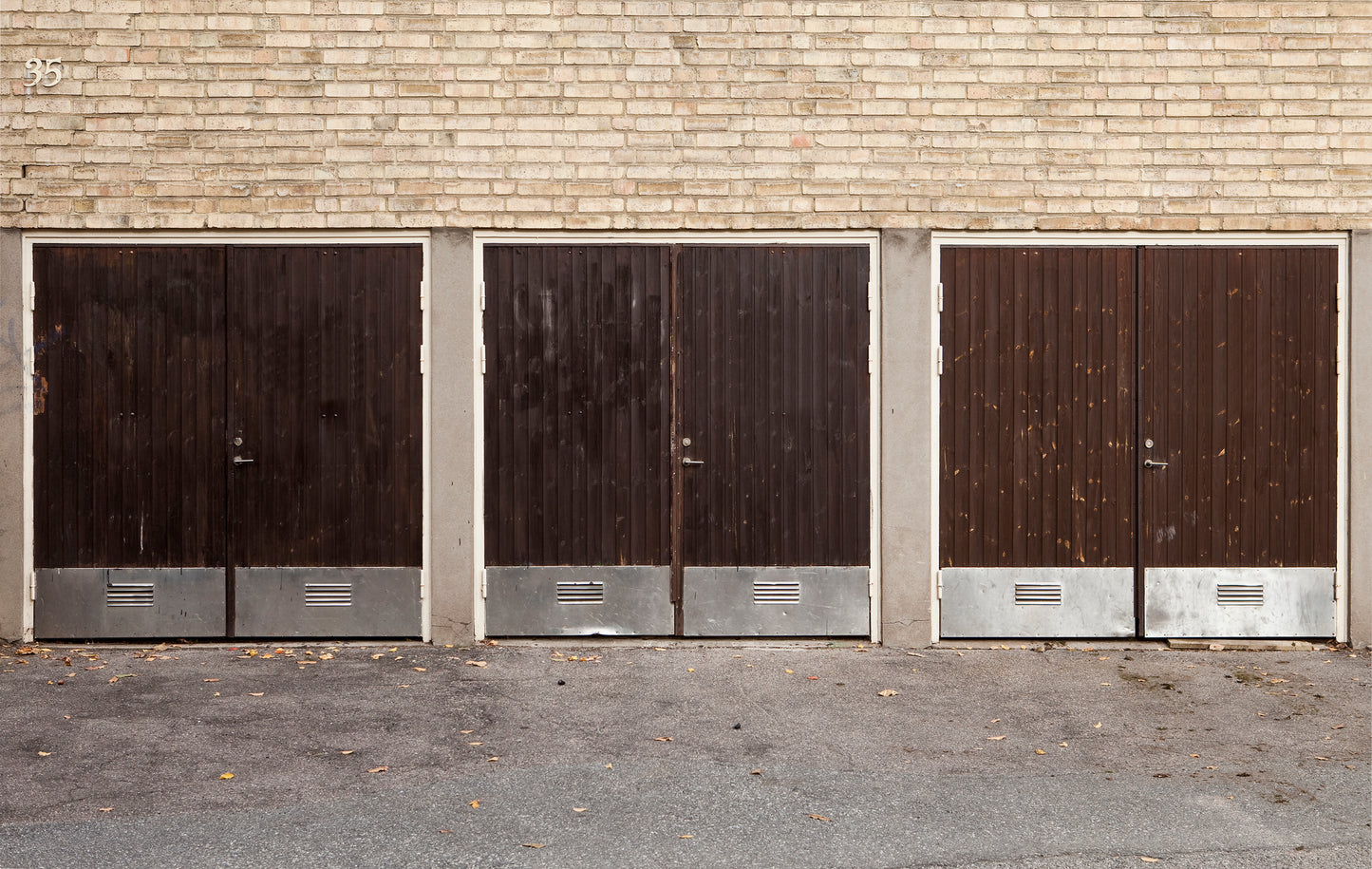 Country Classic - Rustic Garage Door
