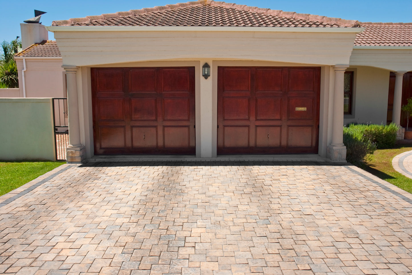 Duo Vista - Wooden Garage Door