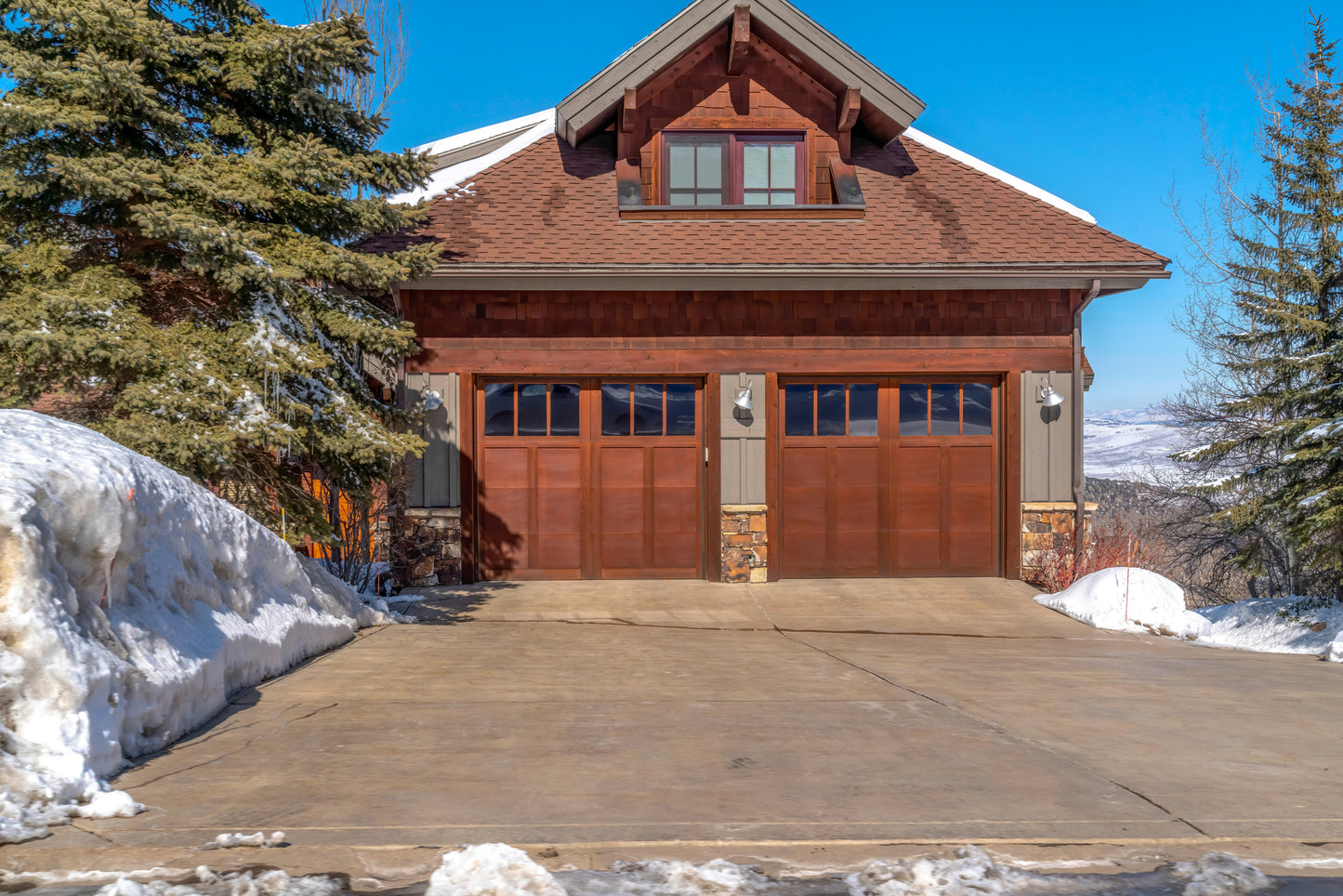 Duo Vista - Wooden Garage Door