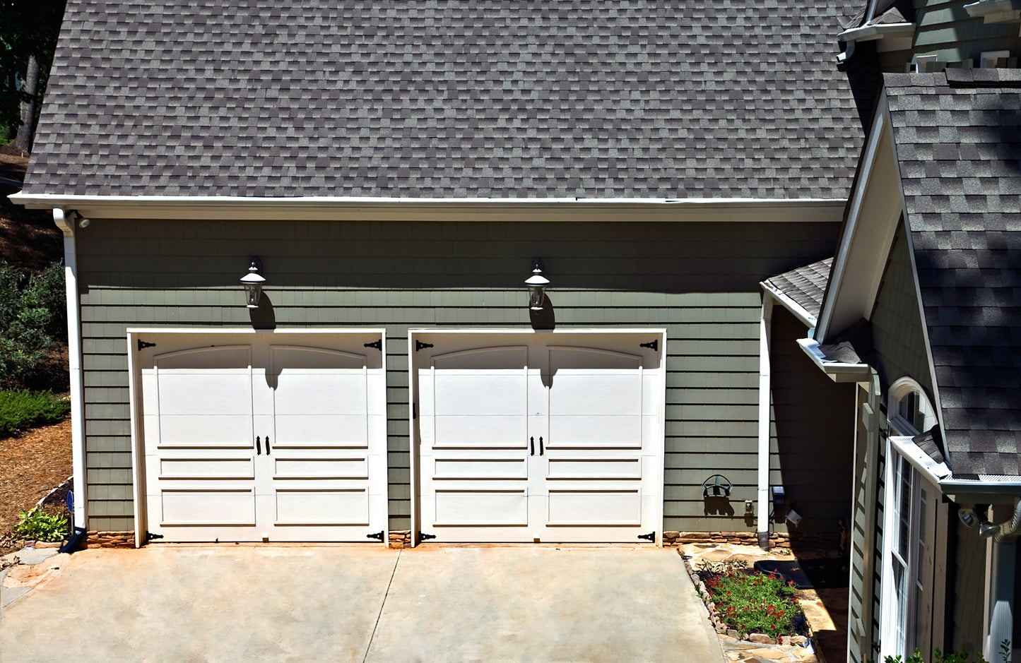 Avisionaire Horizon -Modern Style Garage Door